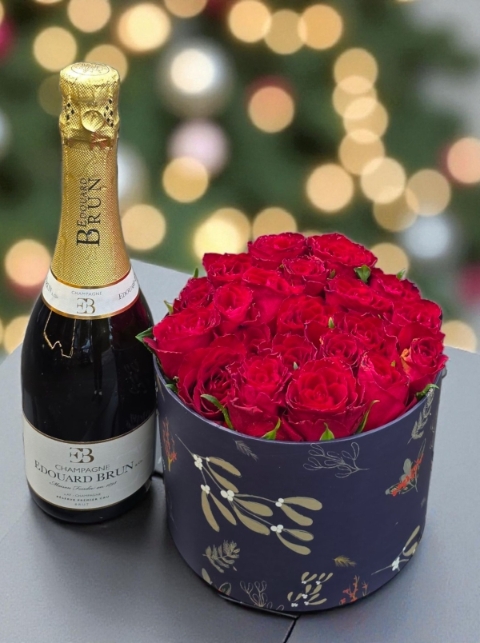 Roses and Champagne gift package